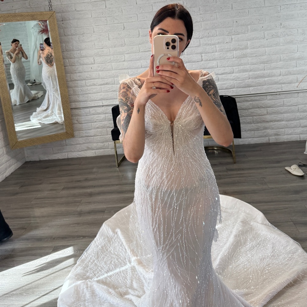 Leah Da Gloria blush Mermaid Wedding Gown